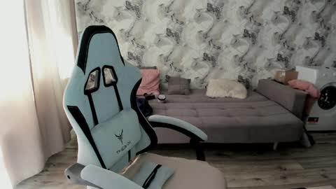 Snapshot of elisa_kollin chatting on 1, 4, 2026 Aletta Oushen online show from 1, 4, 2026