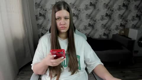 Snapshot of elisa_kollin chatting on 16, 4, 2026 Aletta Oushen online show from 16, 4, 2026