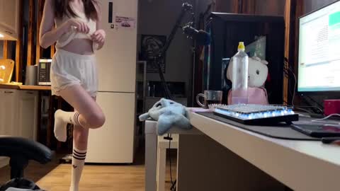 Snapshot of elisa_north chatting on 3, 2, 2025 Elisa North online show from 3, 2, 2025