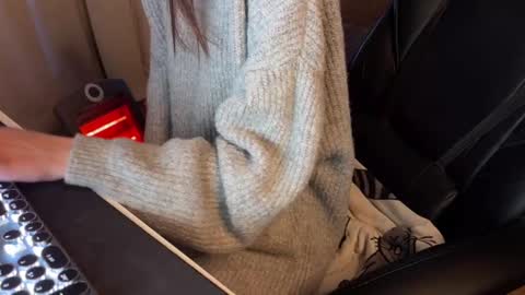 Snapshot of elisa_north chatting on 2, 3, 2025 Elisa North online show from 2, 3, 2025