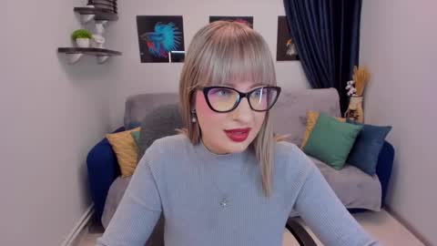 Snapshot of elisabethmills chatting on 1, 1, 2025 Elisabeth online show from 1, 1, 2025