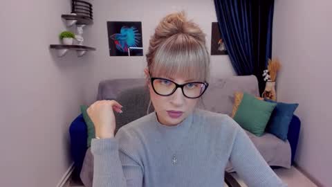 Snapshot of elisabethmills chatting on 3, 1, 2025 Elisabeth online show from 3, 1, 2025