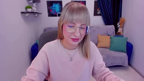 Snapshot of elisabethmills chatting on 7, 1, 2025 Elisabeth online show from 7, 1, 2025