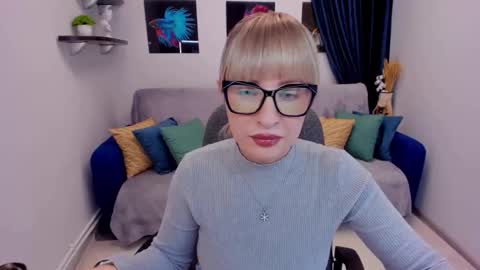 Snapshot of elisabethmills chatting on 12, 1, 2025 Elisabeth online show from 12, 1, 2025