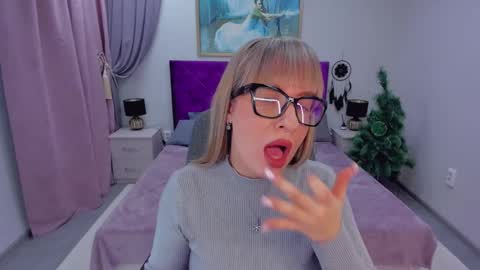 Snapshot of elisabethmills chatting on 15, 1, 2025 Elisabeth online show from 15, 1, 2025