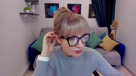 Snapshot of elisabethmills chatting on 17, 1, 2025 Elisabeth online show from 17, 1, 2025