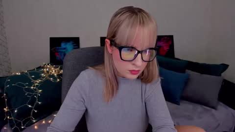 Snapshot of elisabethmills chatting on 14, 2, 2025 Elisabeth online show from 14, 2, 2025