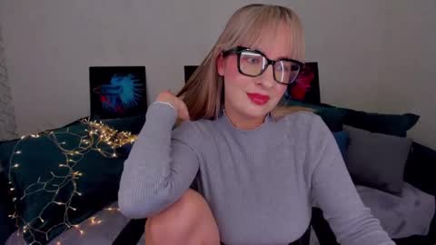 Snapshot of elisabethmills chatting on 14, 2, 2025 Elisabeth online show from 14, 2, 2025