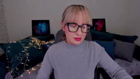 Snapshot of elisabethmills chatting on 14, 2, 2025 Elisabeth online show from 14, 2, 2025