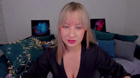 Snapshot of elisabethmills chatting on 15, 2, 2025 Elisabeth online show from 15, 2, 2025