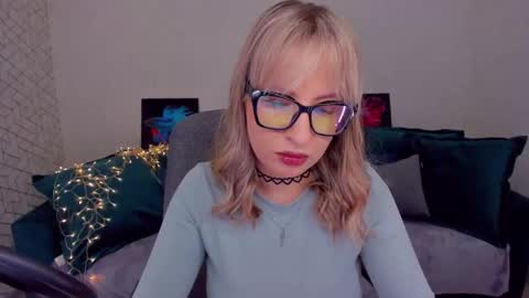 Snapshot of elisabethmills chatting on 20, 2, 2025 Elisabeth online show from 20, 2, 2025