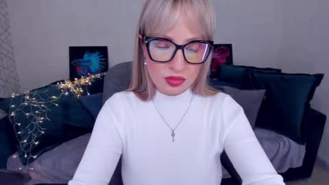 Snapshot of elisabethmills chatting on 21, 2, 2025 Elisabeth online show from 21, 2, 2025