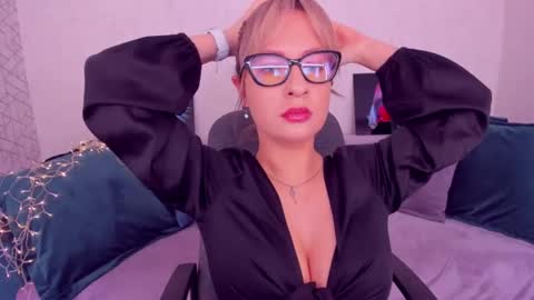 Snapshot of elisabethmills chatting on 25, 2, 2025 Elisabeth online show from 25, 2, 2025