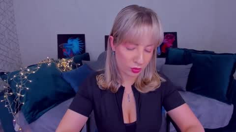 Snapshot of elisabethmills chatting on 28, 2, 2025 Elisabeth online show from 28, 2, 2025