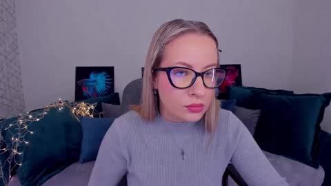 Snapshot of elisabethmills chatting on 4, 3, 2025 Elisabeth online show from 4, 3, 2025