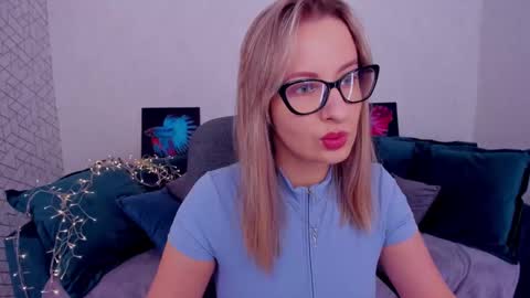 Snapshot of elisabethmills chatting on 11, 3, 2025 Elisabeth online show from 11, 3, 2025