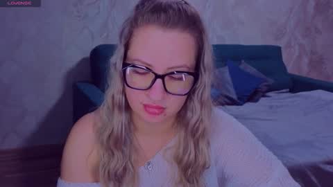 Snapshot of elisabethmills chatting on 14, 10, 2025 Elisabeth online show from 14, 10, 2025