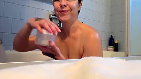 elisehipele online show from 27, 9, 2025