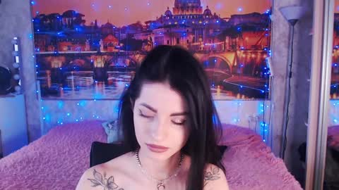 Elise online show from 1, 1, 2025