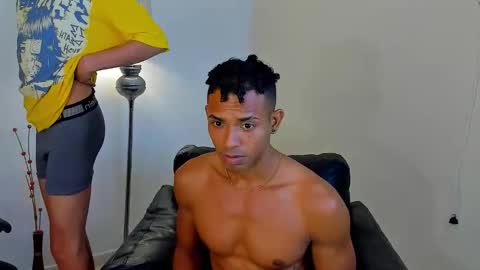 Snapshot of elite__models chatting on 18, 5, 2026 Valentino Konny y Jhon online show from 18, 5, 2026