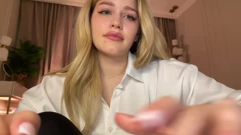 Stephanie online show from 28, 4, 2026