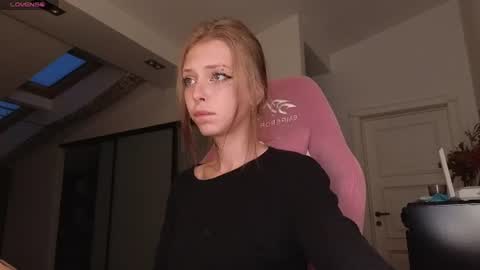 Snapshot of eliza_sadcat chatting on 9, 7, 2026 Elizabeth online show from 9, 7, 2026