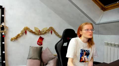 Snapshot of elizabeth_harpper chatting on 7, 1, 2025 Elizabeth online show from 7, 1, 2025