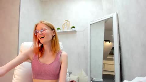 Snapshot of elizabeth_harpper chatting on 2, 2, 2025 Elizabeth online show from 2, 2, 2025