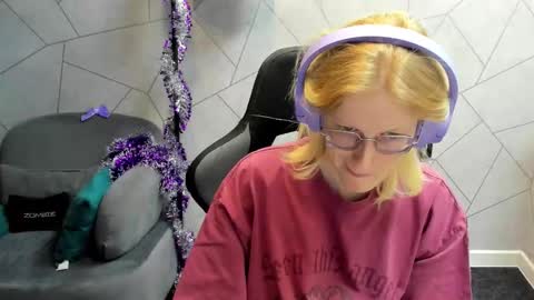 Elizabeth online show from 23, 12, 2025