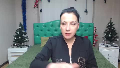 Snapshot of elizabethsho chatting on 19, 1, 2025 ElizabethSho online show from 19, 1, 2025