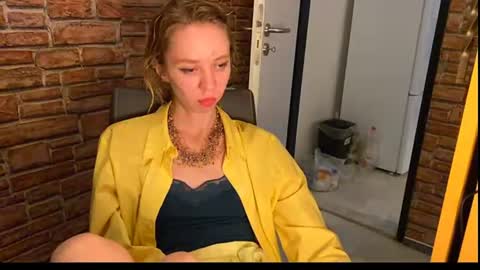Snapshot of elizastorm chatting on 4, 7, 2026 Eliza online show from 4, 7, 2026