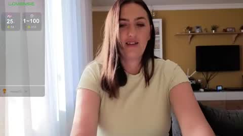 Snapshot of ella_max_live chatting on 15, 4, 2026 Ella Max online show from 15, 4, 2026