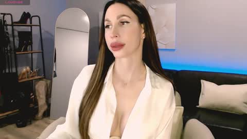 Ella online show from 30, 5, 2026