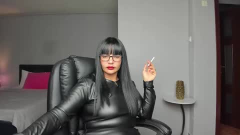 Ella online show from 25, 11, 2025