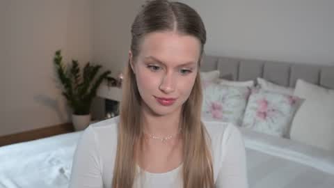 Snapshot of ella_twinkle chatting on 28, 7, 2026 Ella online show from 28, 7, 2026