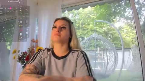 Snapshot of ella_vee chatting on 15, 6, 2026 ella_vee online show from 15, 6, 2026