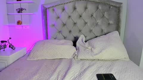Snapshot of ellaamuller chatting on 5, 12, 2024 Ellaa Muller online show from 5, 12, 2024