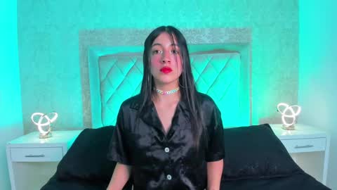 Snapshot of ellaamuller chatting on 11, 1, 2025 Ellaa Muller online show from 11, 1, 2025