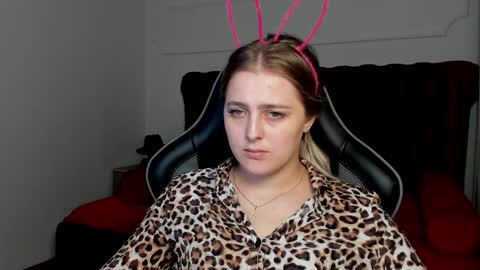 EllaBells online show from 8, 4, 2026