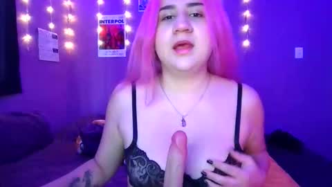 Snapshot of ellafrannz chatting on 9, 5, 2026 Ella Frannz online show from 9, 5, 2026