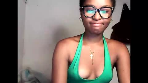 Snapshot of ellah245 chatting on 27, 4, 2026 ellah245 online show from 27, 4, 2026