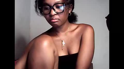 Snapshot of ellah245 chatting on 30, 4, 2026 ellah245 online show from 30, 4, 2026