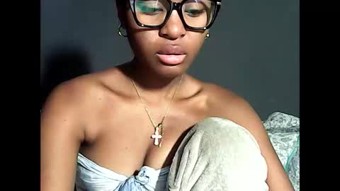 Snapshot of ellah245 chatting on 24, 5, 2026 ellah245 online show from 24, 5, 2026