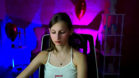 Ella online show from 5, 3, 2025