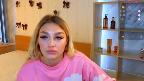 ellamilla online show from 25, 12, 2024