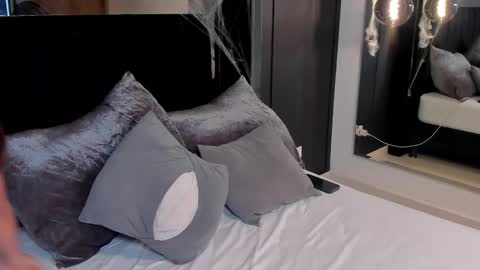 Snapshot of ellen_grace chatting on 2, 11, 2025 Ellen  online show from 2, 11, 2025