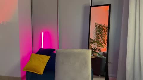 Ellie  --- Ill see you either on Friday or Saturday and definitely on Sunday  online show from 26, 10, 2025