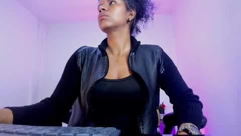  Ellie   online show from 13, 10, 2025