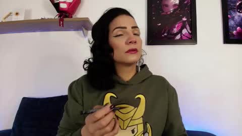 Snapshot of elliee1 chatting on 5, 12, 2025 elliee1 online show from 5, 12, 2025