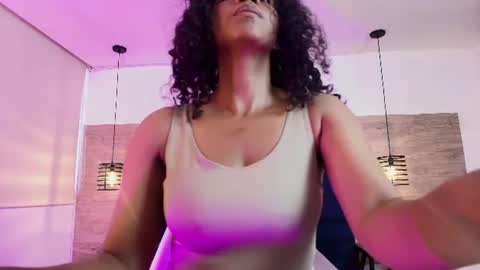 Snapshot of elliee_alves chatting on 10, 7, 2026 elliee_alves online show from 10, 7, 2026